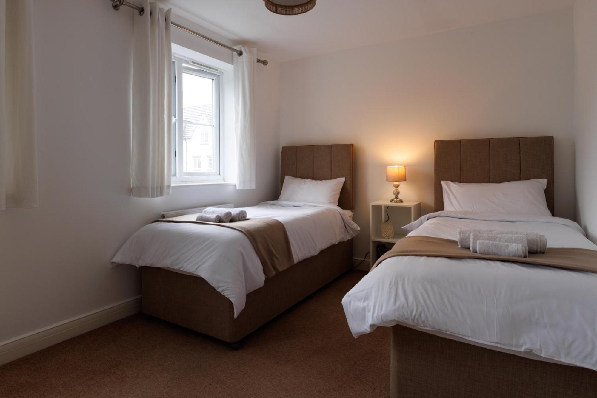 Comfortable 4-Bedroom Home In Aylesbury Ideal For Contractors Professionals Or Larger Families Aylesbury (Buckinghamshire) Exterior foto