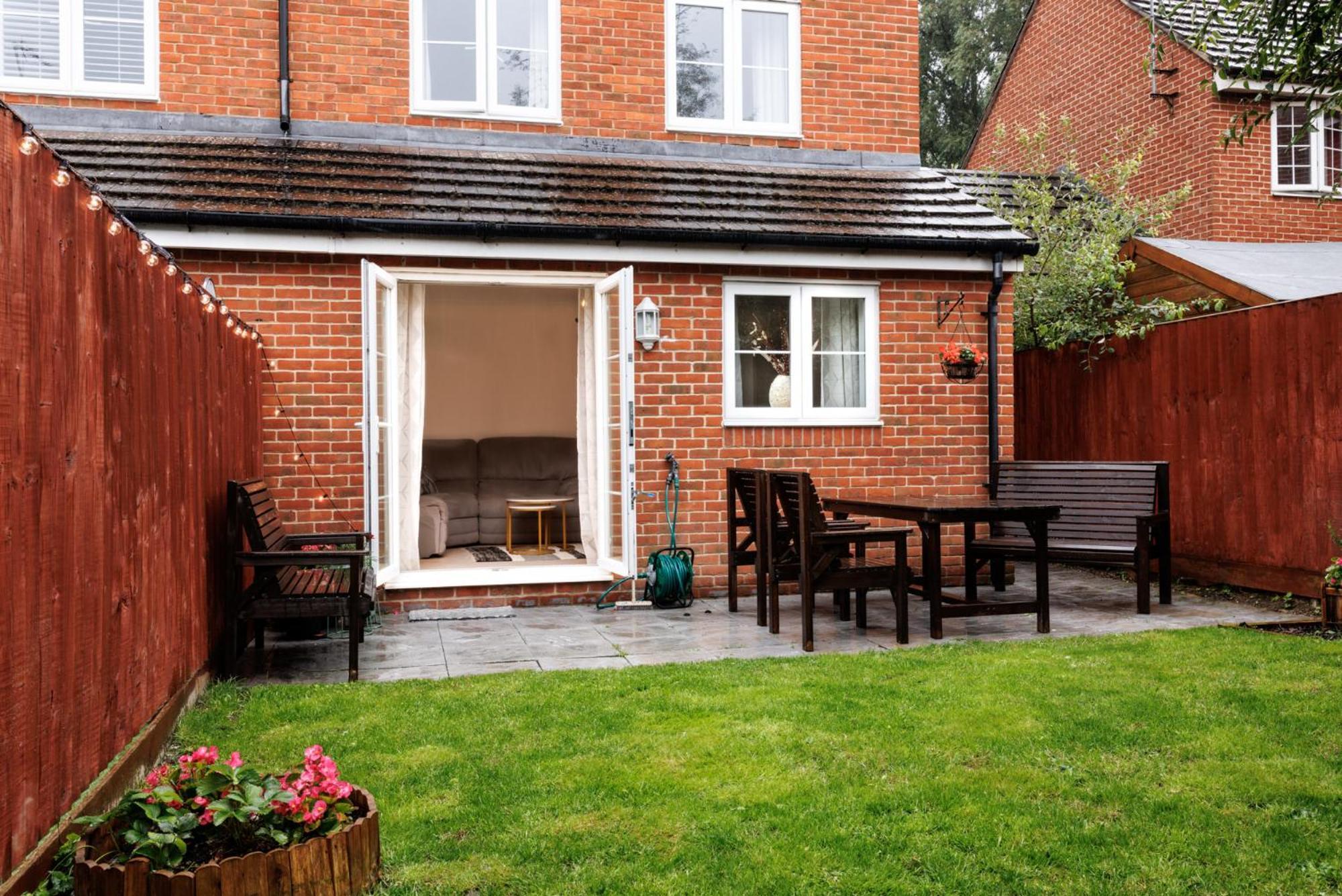 Comfortable 4-Bedroom Home In Aylesbury Ideal For Contractors Professionals Or Larger Families Aylesbury (Buckinghamshire) Exterior foto